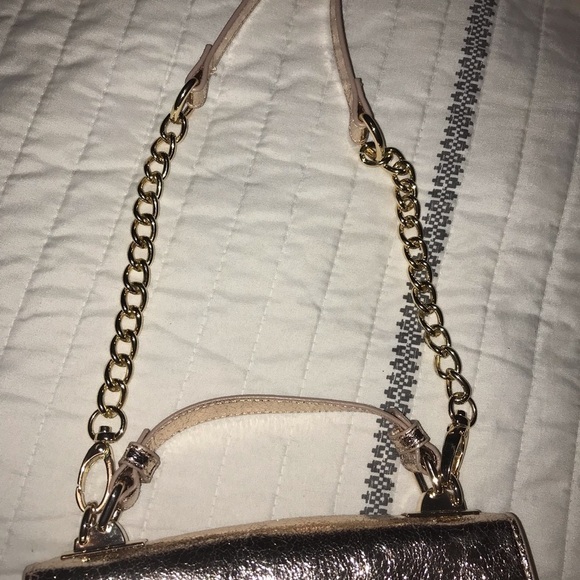 Steve Madden Gold Rose Gold Top Handle Front Clasp Partial Mini Crossbody - Picture 10 of 12